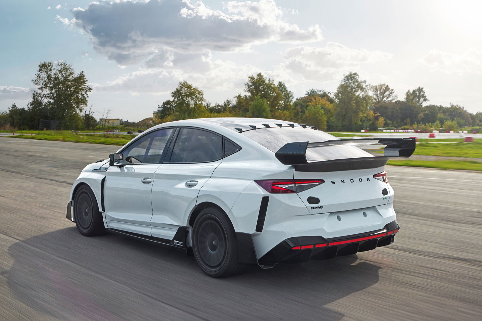 Skoda Enyaq RS Race - rear